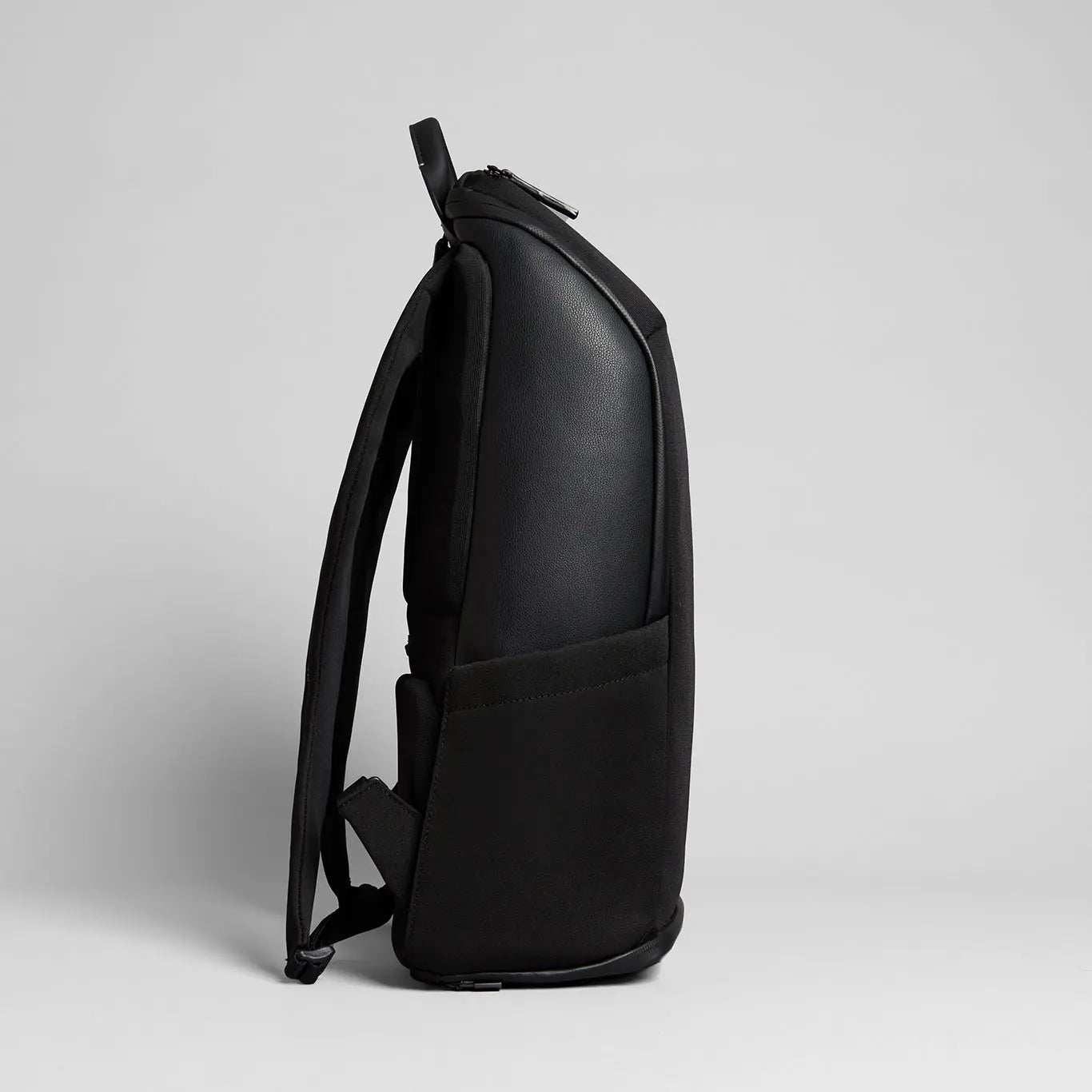 Versatile and Stylish Everyday Carry: The Pioneer Backpack Troubadour