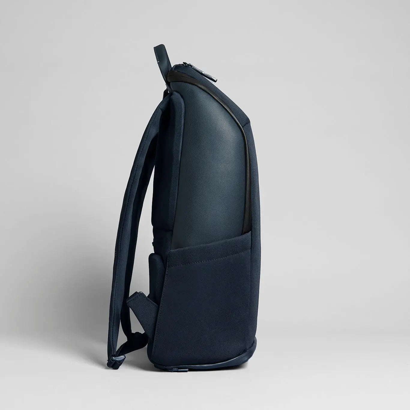 Versatile and Stylish Everyday Carry: The Pioneer Backpack Troubadour