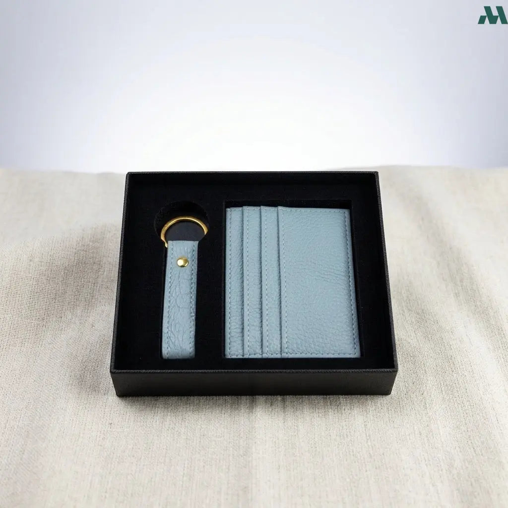 Slim leather card holder detail
