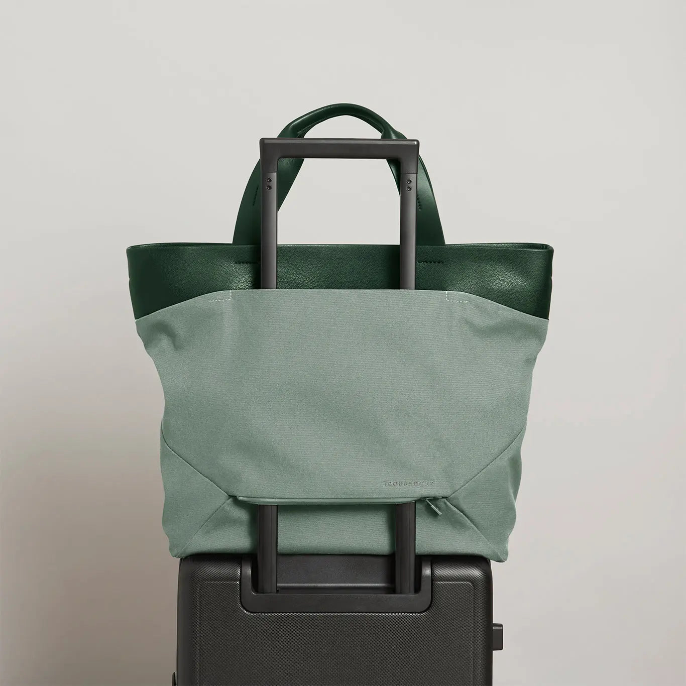 Ultimate Blend of Style and Function: The Apex Everyday Tote Troubadour