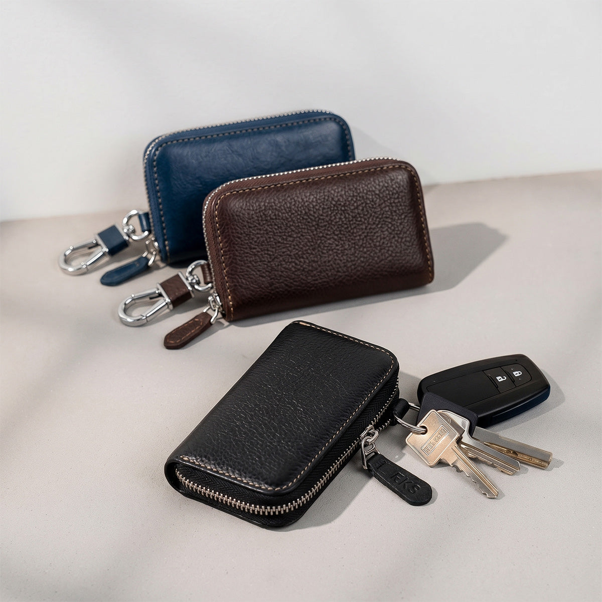 Mobcos Brown Leather Key Case (small) – Premium Key Wallet for Car Keys, Key Holder & Key Chain Organizer with 6-Key Fob Storage | Unisex Key Bag for Men & Women MOBCOS