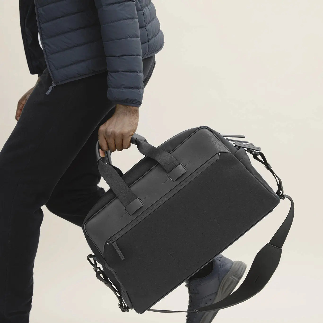 Streamlined Travel Companion: The Embark Compact Duffle Troubadour