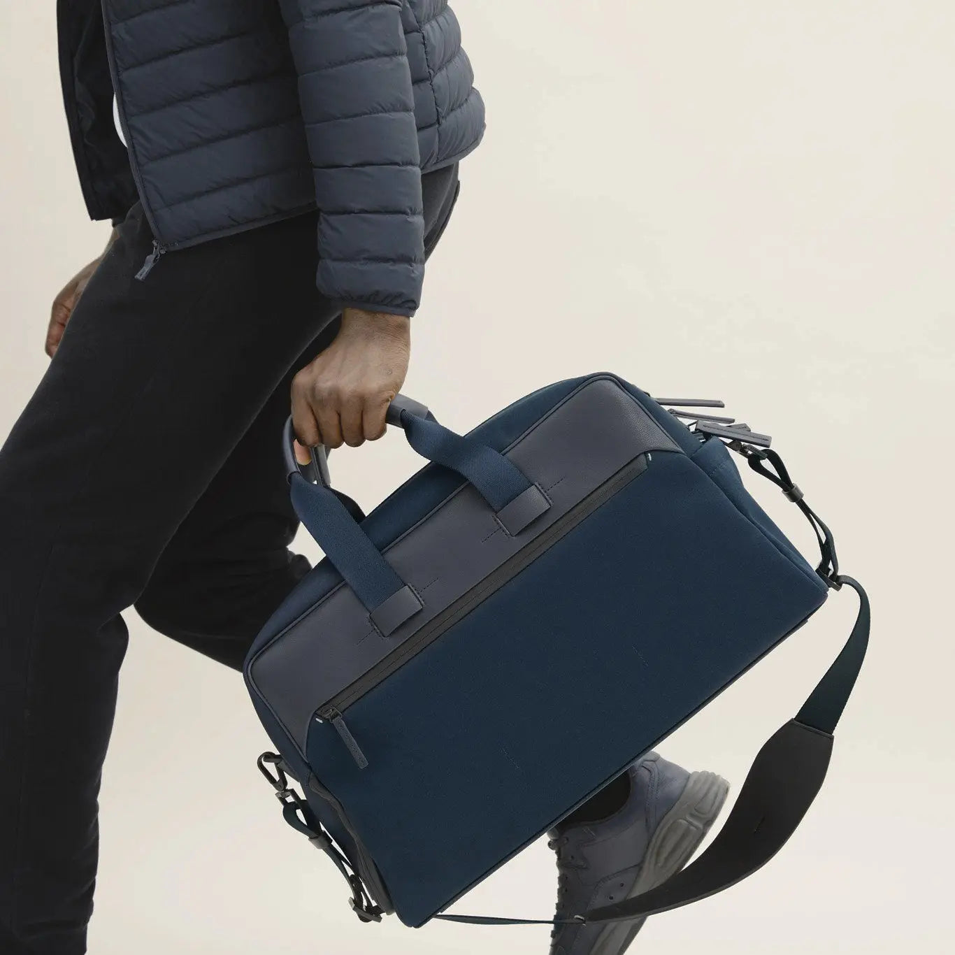 Streamlined Travel Companion: The Embark Compact Duffle Troubadour