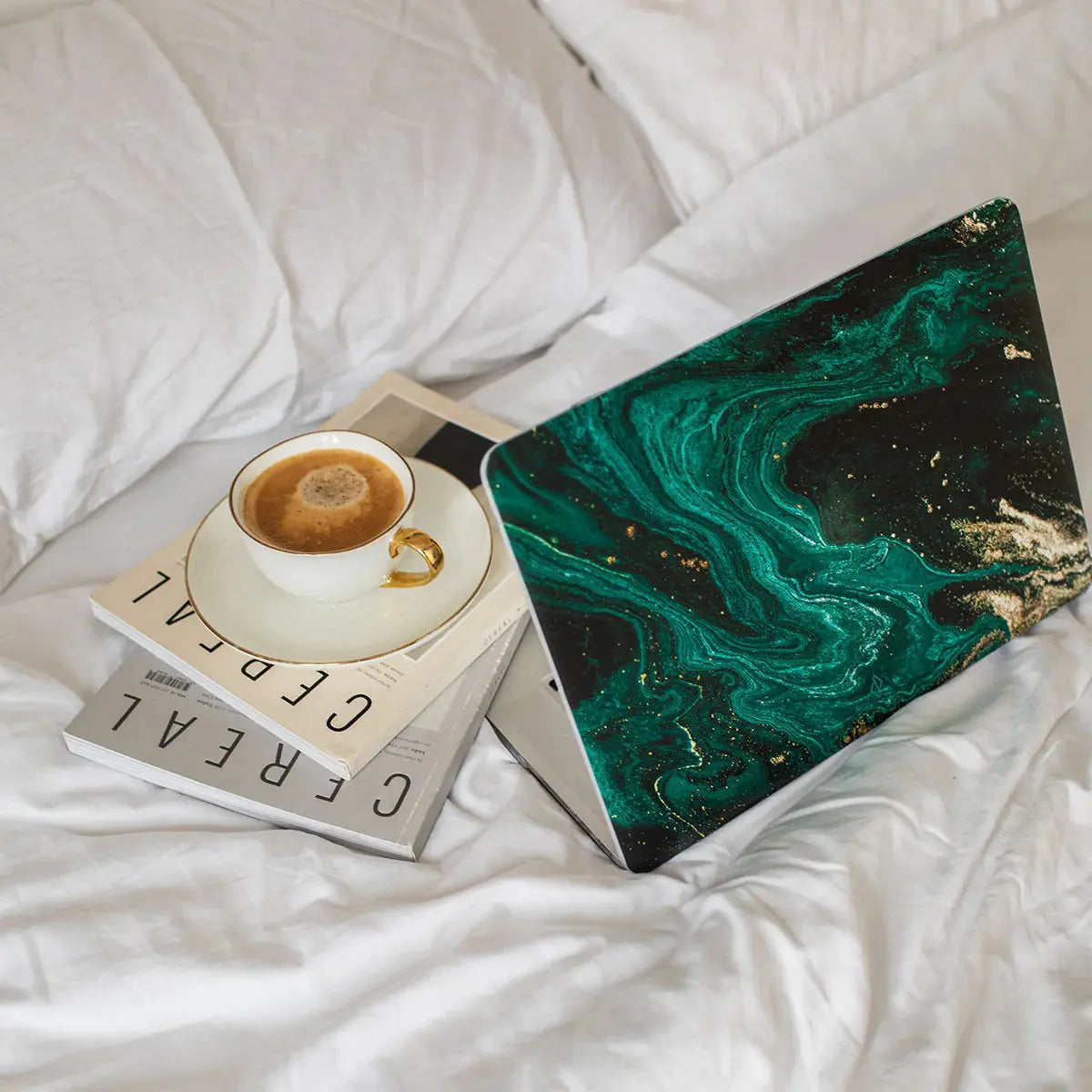 "MacBook Pro 13: Dive into Elegance with the Emerald Pool Case" BURGA