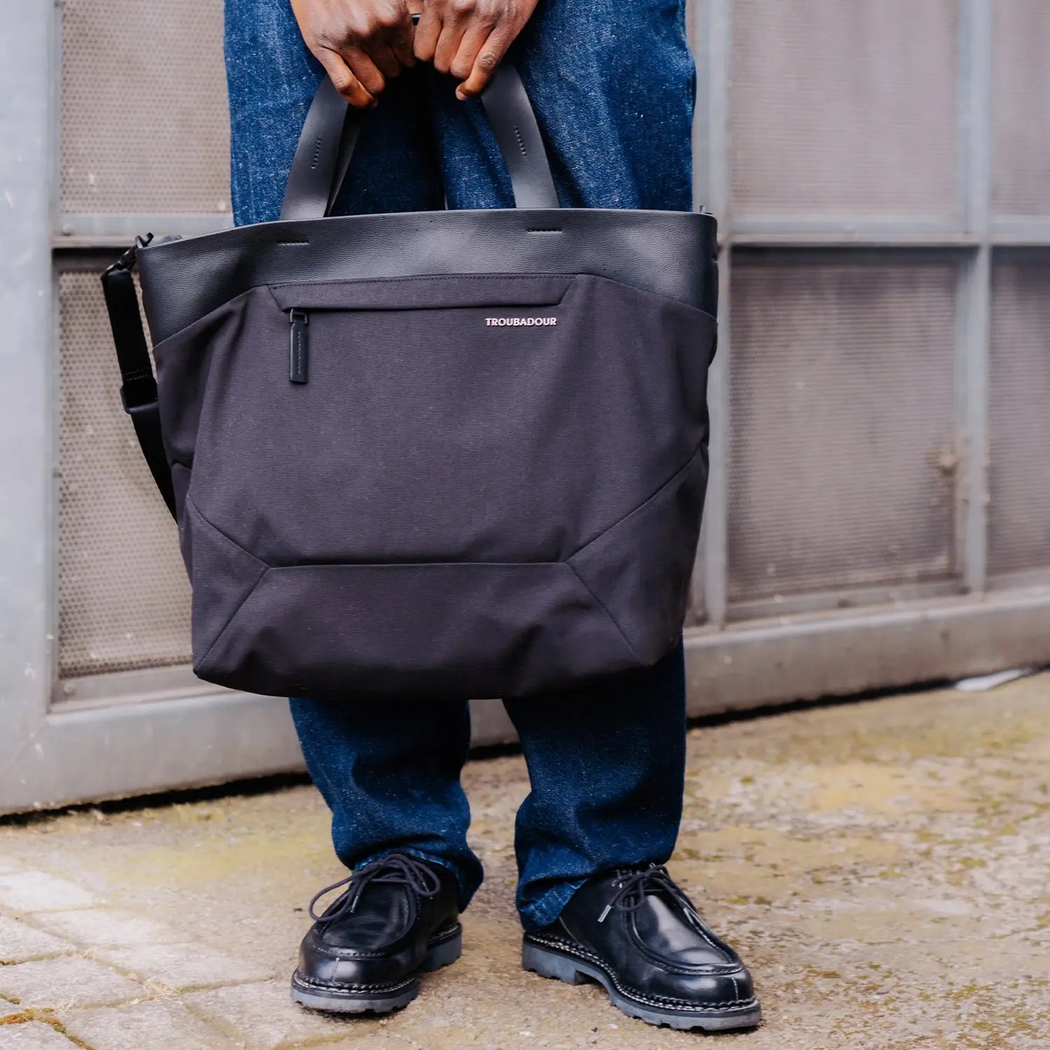 Ultimate Blend of Style and Function: The Apex Everyday Tote Troubadour