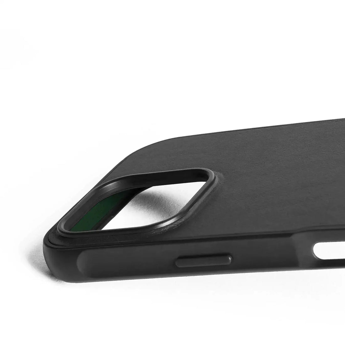 Uk - "Luxurious Full Leather Case for iPhone 16 Pro with MagSafe – Premium Protection and Seamless Functionality" MUJJO